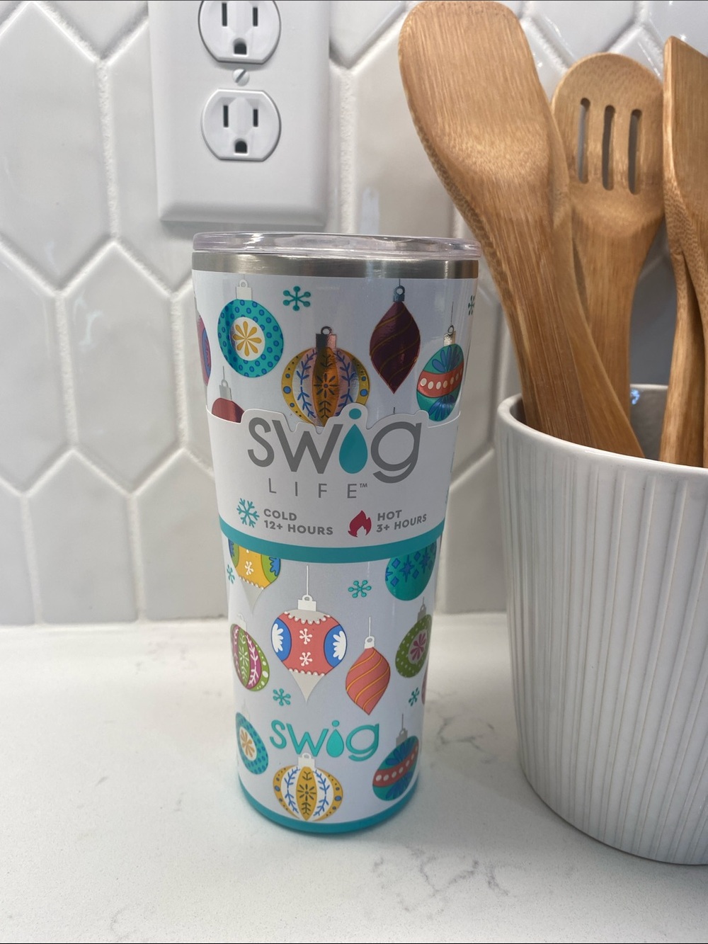 🆕 Swig Life 22 oz Christmas Holiday Ornaments Tumbler with Lid NEVER USED 🎄